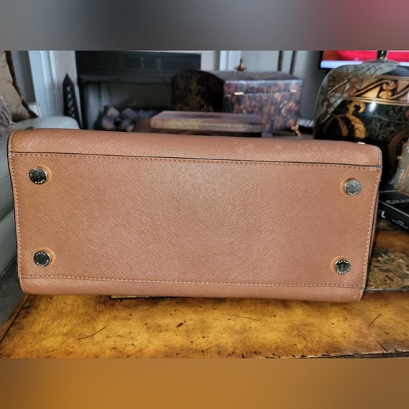 Michael Kors studded tote bag - Picture 3 of 16